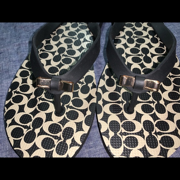 SIGNATURE SANDALS - Picture 2 of 4